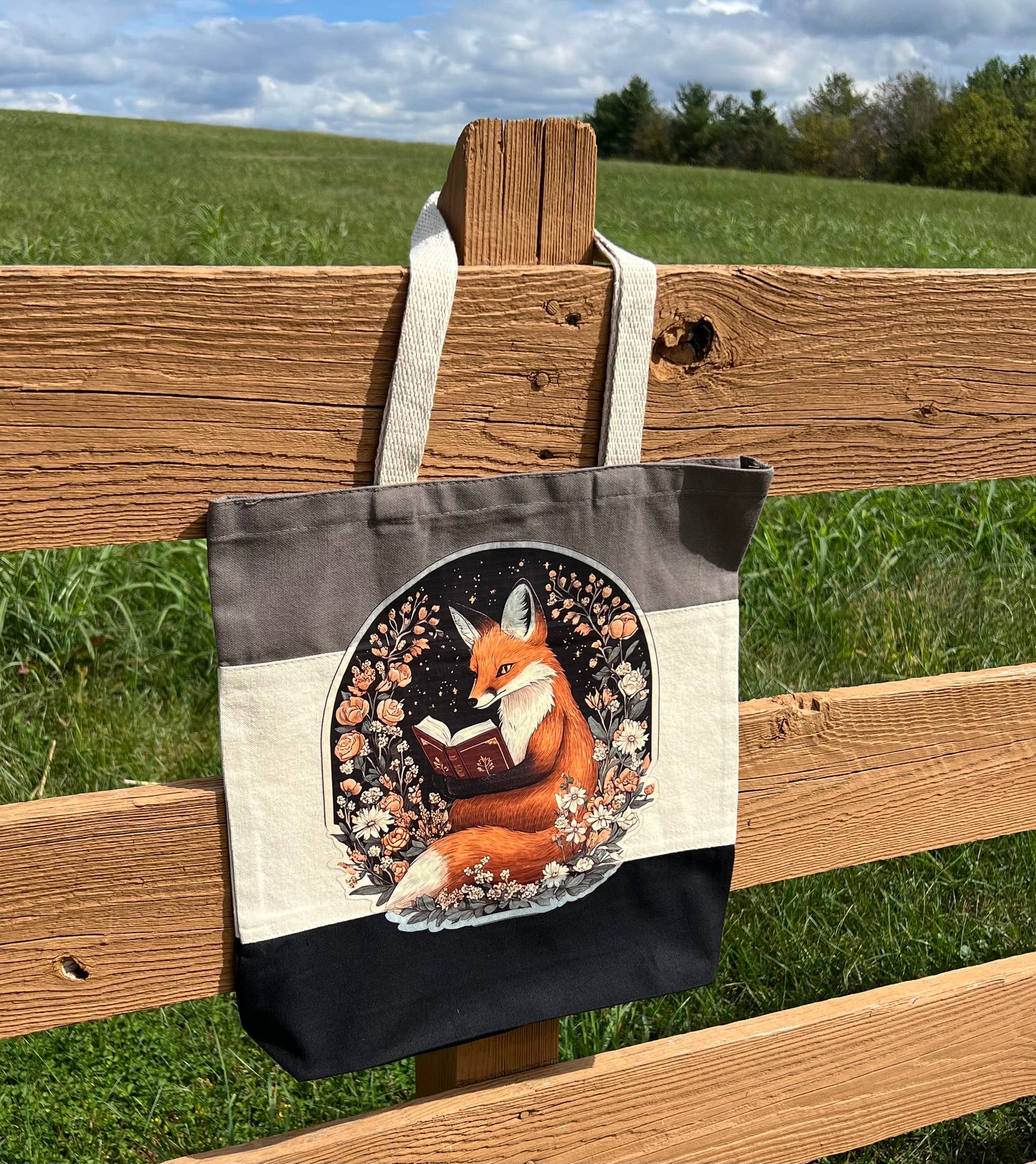Reading Floral Fox Color Black Tote Bag