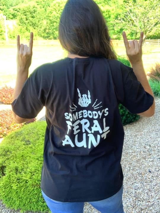 Somebody’s Feral Aunt Tee - Size Large Unisex