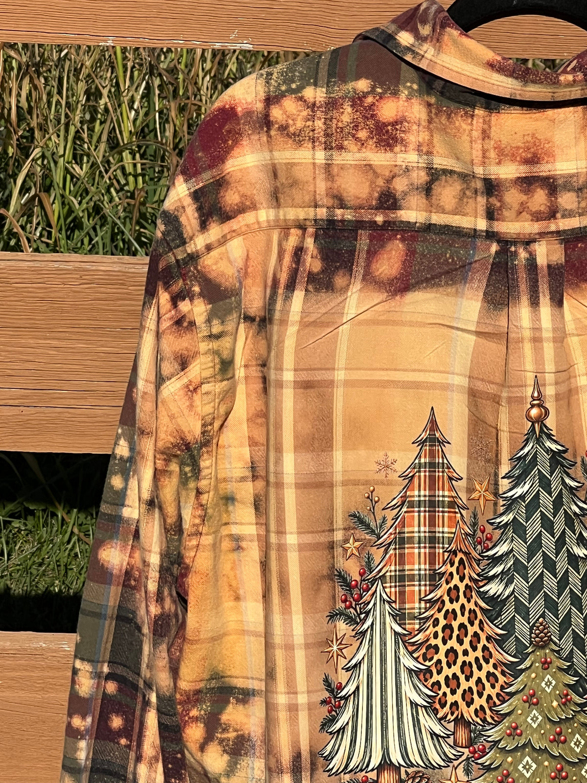 Vintage Vibe Christmas Trees Upcycled Bleach Art Flannel - Mens 2XL Unisex