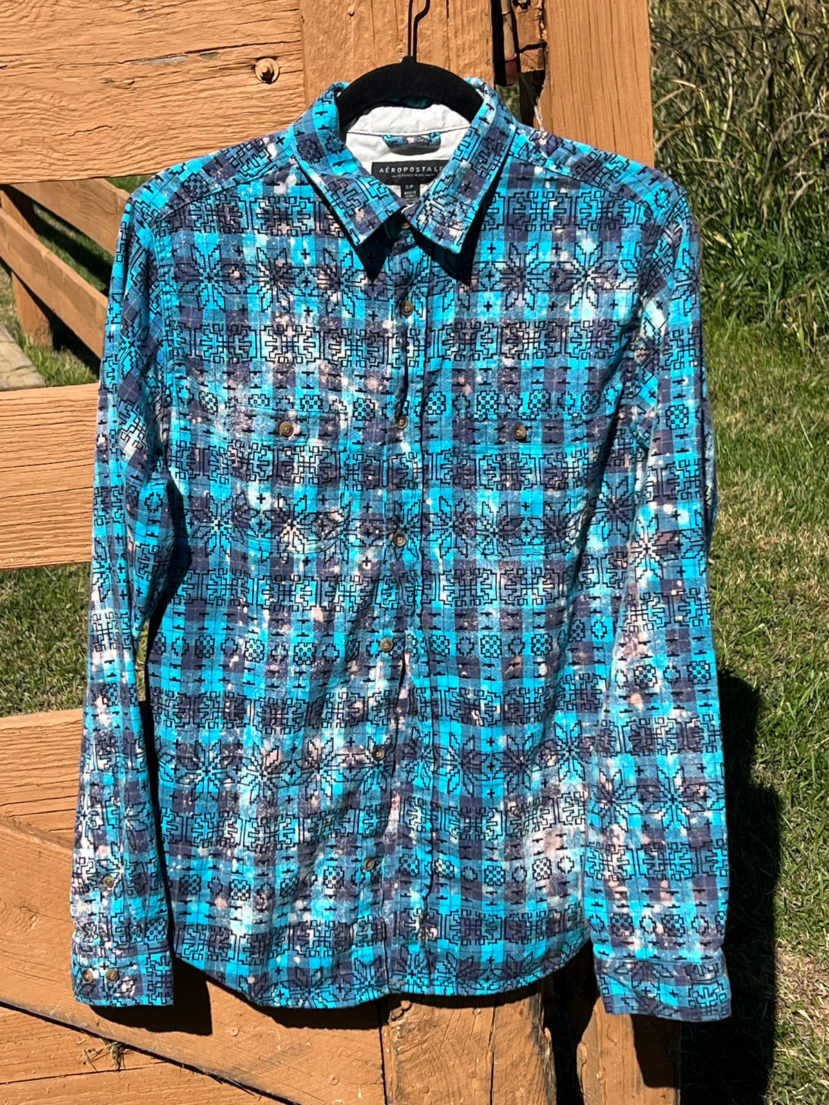 Upcycled Flannel -  Southwest Floral Horseshoes Bleach Art - Men’s  Small UNISEX