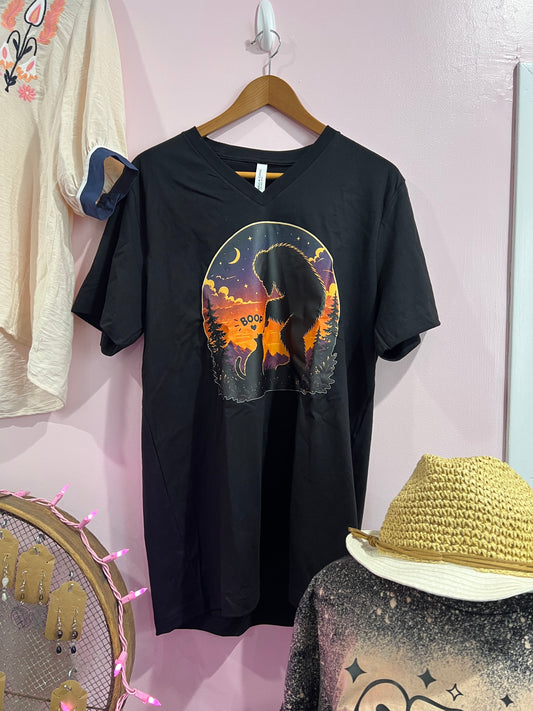 V-Neck Big Foot T-Shirt - Large